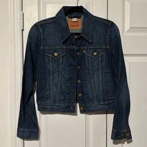 Levi’s dark blue denim jean jacket M nwot